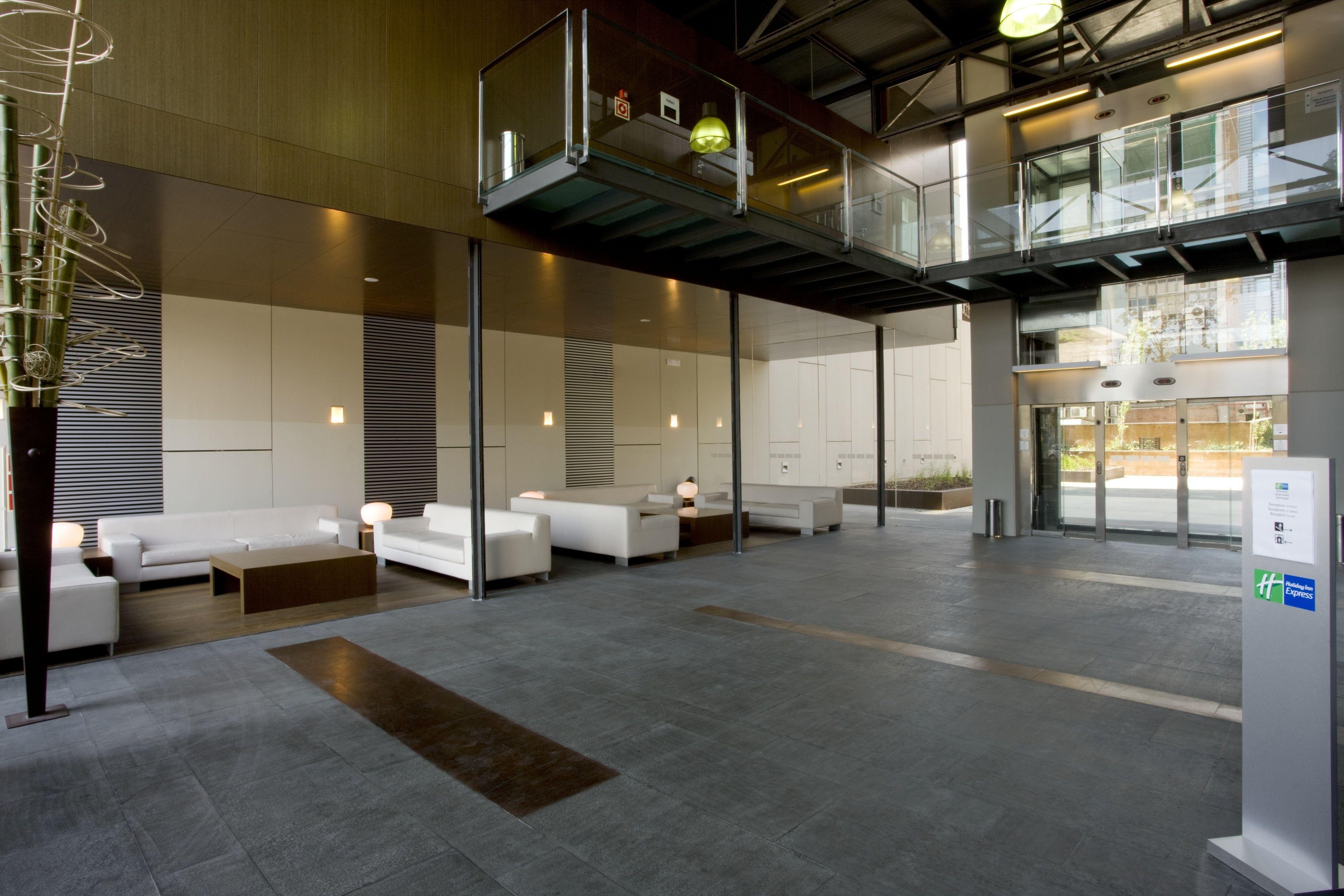 Holiday Inn Express Barcelona City 22@ By Ihg — Fotos 1
